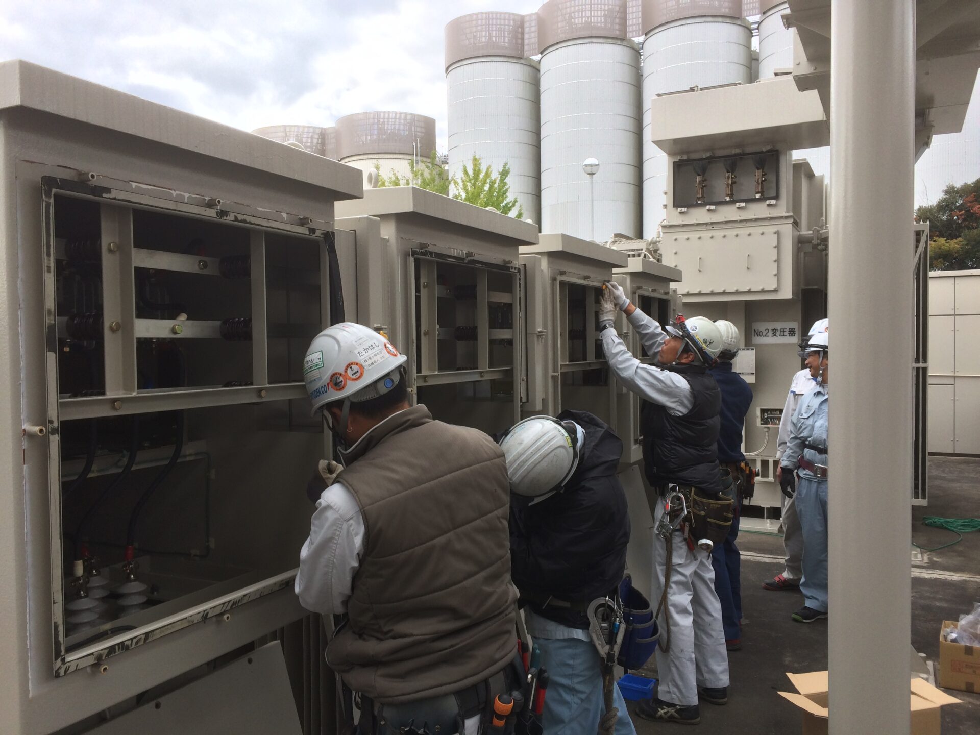 電気で、街と未来をつなぐ。
